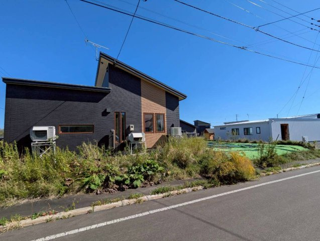 鶴居村字幌呂原野南　中古住宅の前面道路含む現地写真