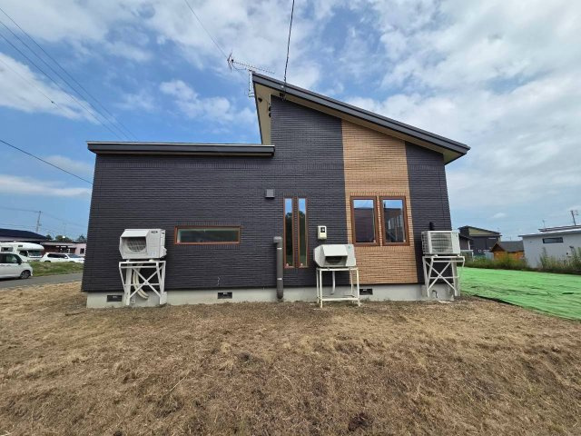 鶴居村字幌呂原野南　中古住宅の駐車場