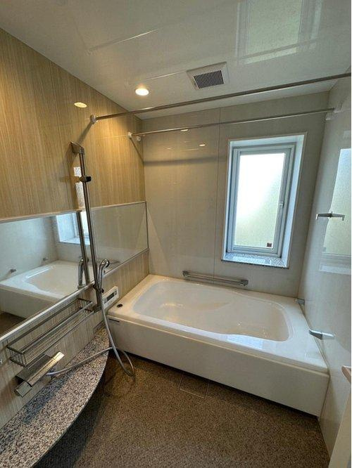 鶴居村字幌呂原野南　中古住宅の浴室|広々1.25坪UB