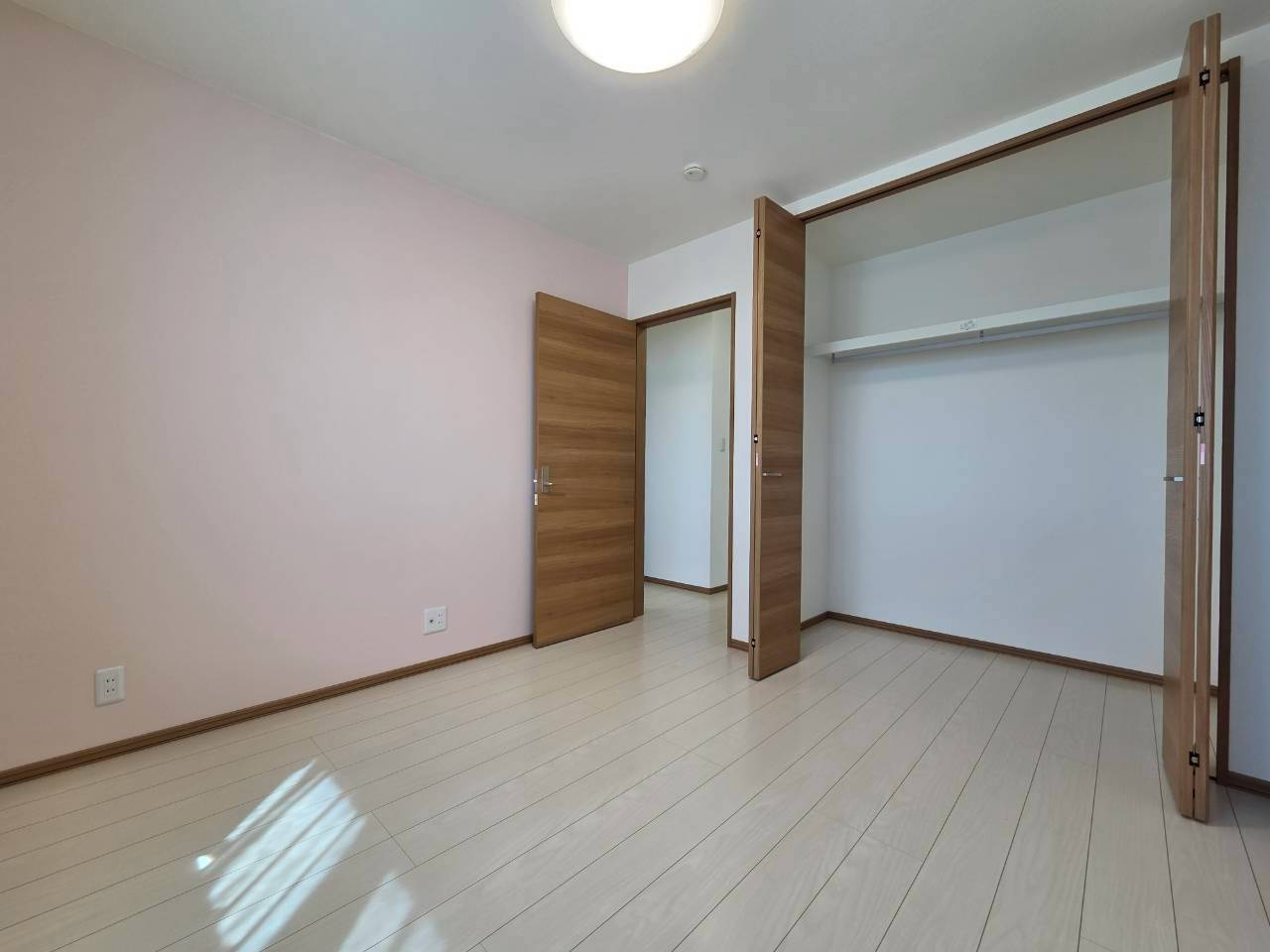 空き家になりました！　曙4丁目7　中古住宅の洋室