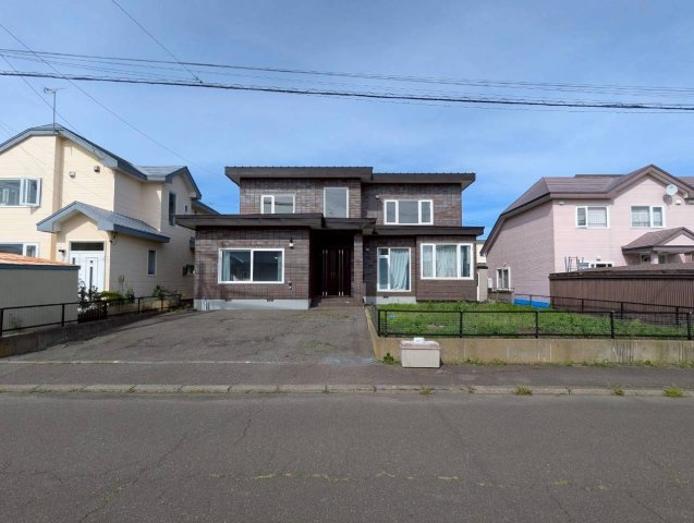 芦野5丁目　中古住宅の前面道路含む現地写真