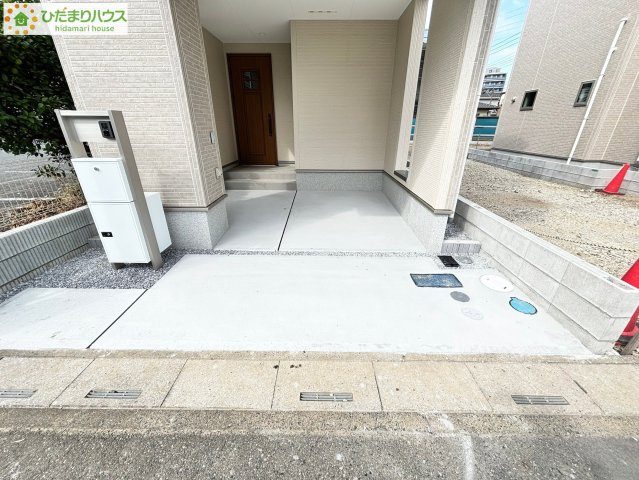 上尾市仲町　22-1期　新築戸建　リナージュ07の駐車場|ビルトインタイプの車庫は雨の日も濡れにくくて安心ですね☆ミ