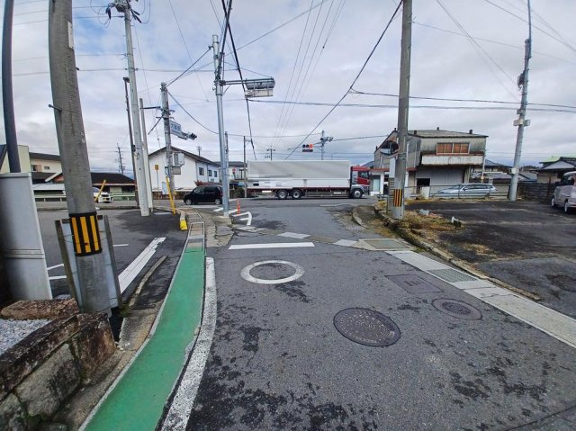 野洲市大篠原　売土地の前面道路含む現地写真