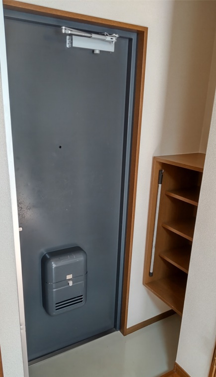 ハイツ大宮の玄関