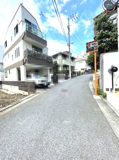 【前面道路含む現地写真】