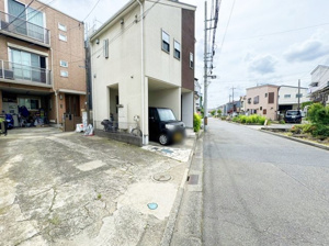 【前面道路含む現地写真】