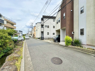 【前面道路含む現地写真】