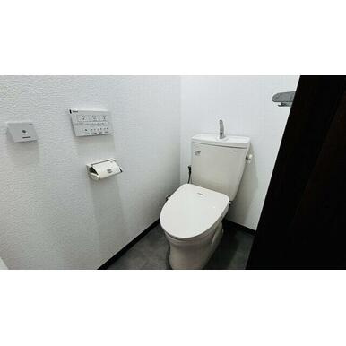 熊本市中央区渡鹿５丁目の賃貸マンションのトイレ