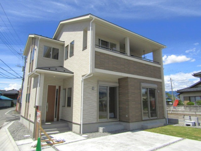 【外観】 | ブルーミングガーデン昭和町上河東　1号棟 | 外観は落ち着いています