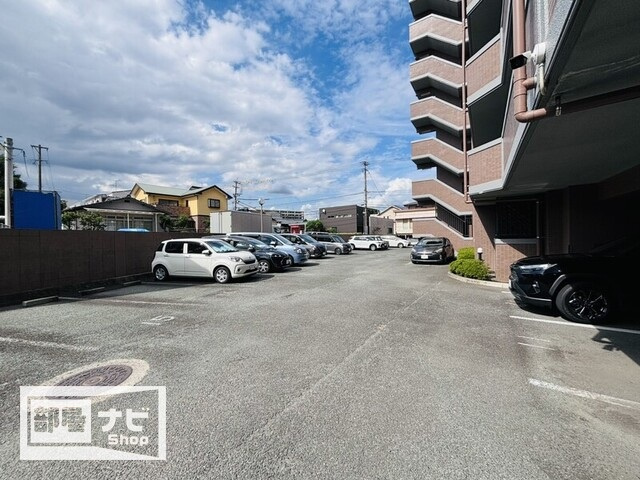 熊本市中央区渡鹿５丁目の賃貸マンションの駐車場