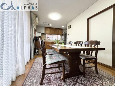 【居間・リビング】 | 明石市大久保町大窪　一戸建て | リビングが南西向きの為、毎日明るく過ごせます♪