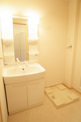 【洗面所】 | ポチハウス | 毎朝の身支度はこちらの洗面台で☆