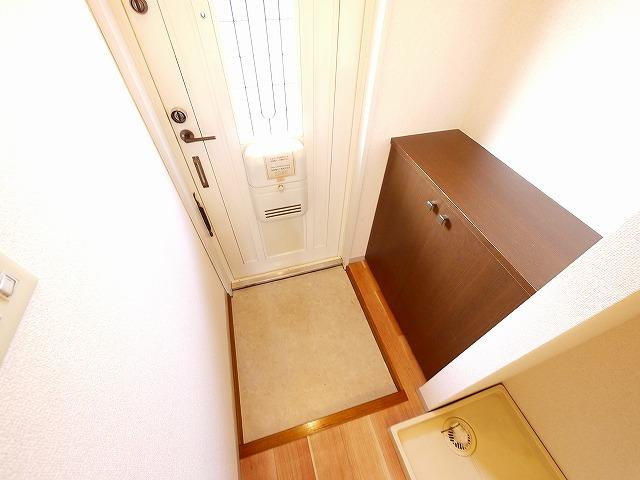 メゾン・ド・スリシエⅠ A棟の玄関|ゆったりとした玄関です