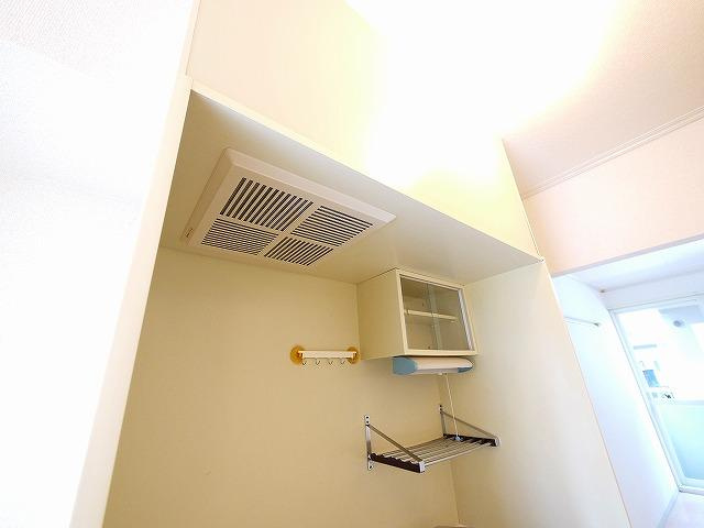 メゾン・ド・スリシエⅠ A棟のキッチン|コンパクトなキッチンで掃除もラクラク