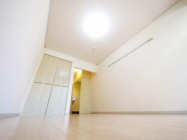 メゾン・ド・スリシエⅠ A棟の洋室|広々とした洋室です