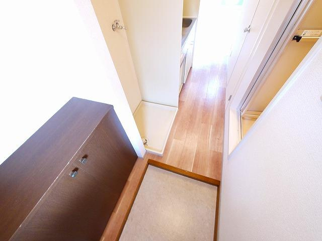 メゾン・ド・スリシエⅠ A棟の玄関|ゆったりとした玄関です