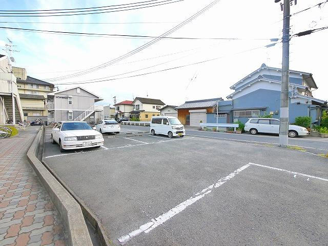 メゾン・ド・スリシエⅠ A棟の駐車場|駐車場完備です