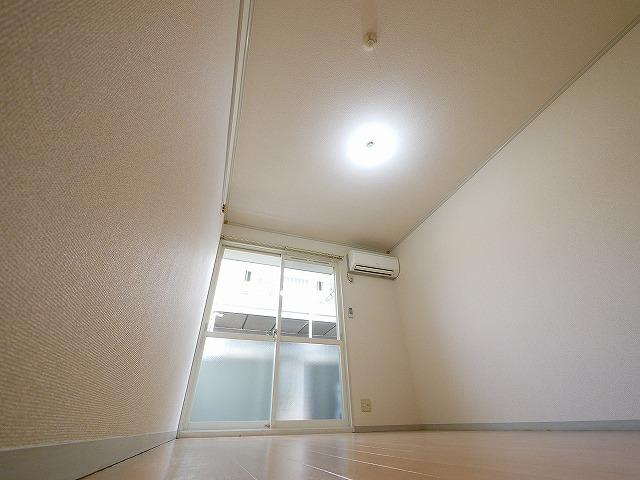 メゾン・ド・スリシエⅠ A棟の居間・リビング|使いやすい居間です