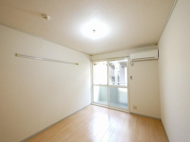 メゾン・ド・スリシエⅠ A棟の居間・リビング|おしゃれな居間です