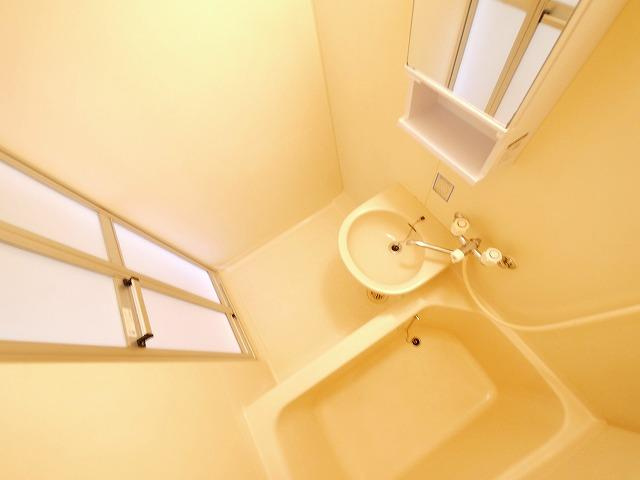 メゾン・ド・スリシエⅠ A棟の浴室|お風呂で日々の疲れを落としましょう