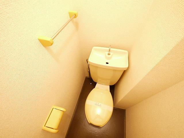 メゾン・ド・スリシエⅠ A棟のトイレ|ゆったりとした空間のトイレです