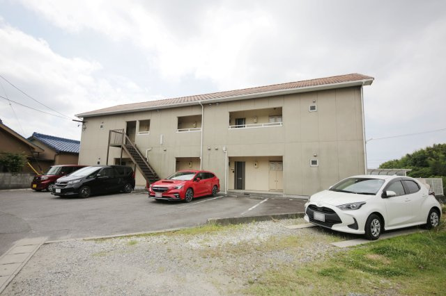 サンヒルズ広坂の駐車場