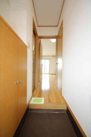 サンヒルズ広坂の玄関