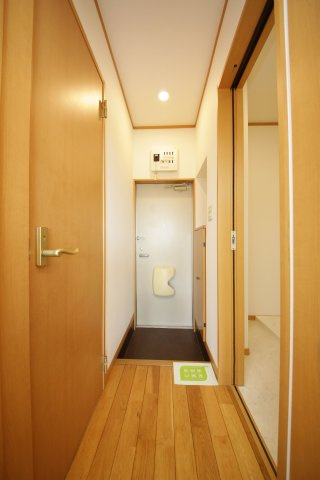 サンヒルズ広坂の玄関