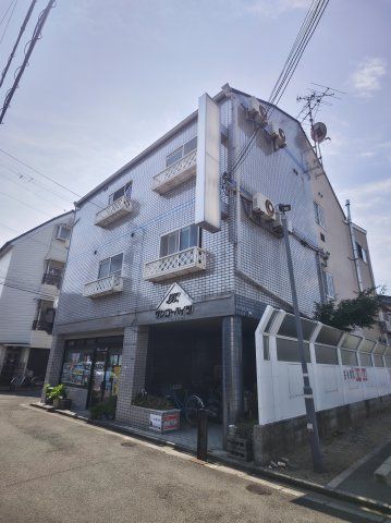 サンコーハイツの外観|外はこのようになっています