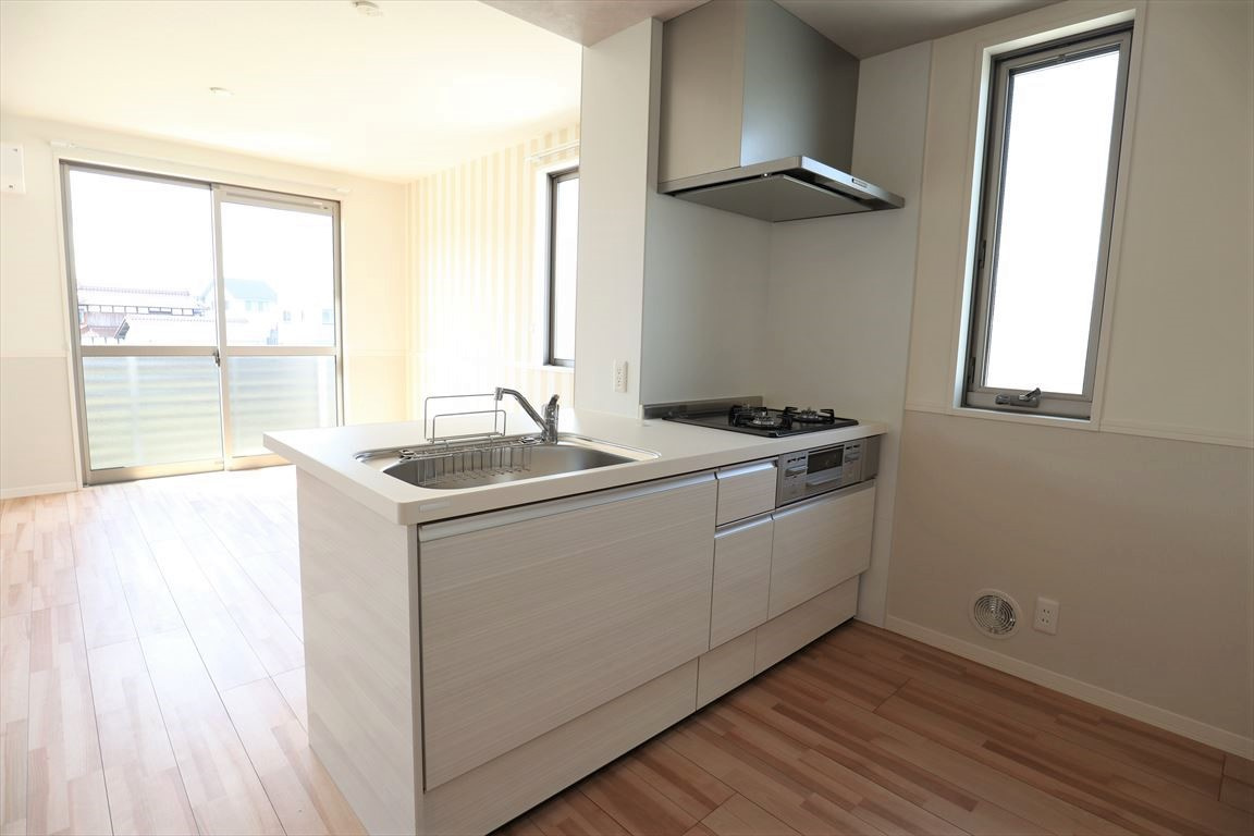 Serena GardenE棟のキッチン|他のお部屋の参考写真となります。