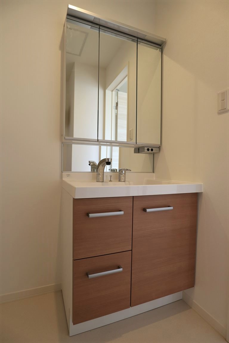 Serena GardenE棟の洗面所|他のお部屋の参考写真となります。