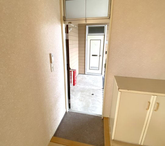 ユニハイツD棟の玄関