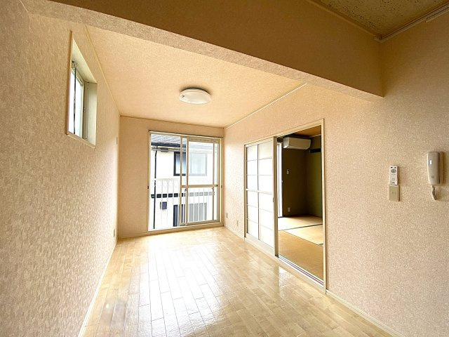 ユニハイツD棟の居間・リビング