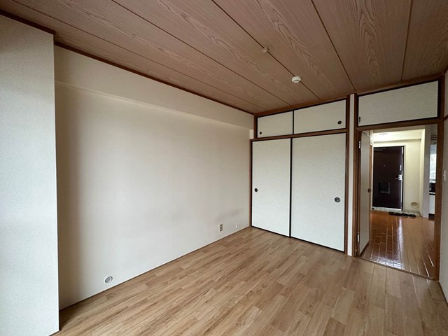 【その他】 | 日吉パフィオマンション | ※ダイニングキッチンからみて右手・洋室6帖※