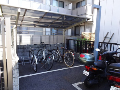 【駐車場】 | スプリングライフ・千川 | 敷地内に自転車置き場があります(^^)/