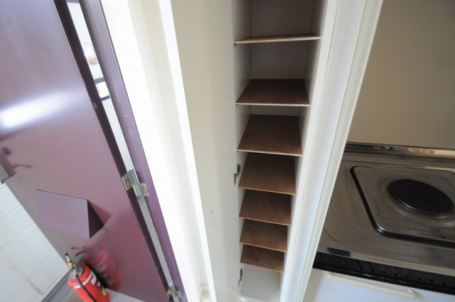 レオパレス松浦の玄関