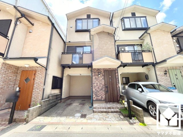 伏見区下鳥羽南円面田町の外観