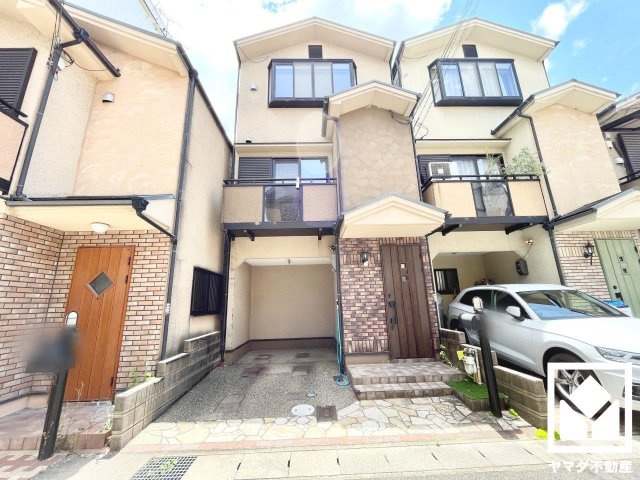 伏見区下鳥羽南円面田町の外観