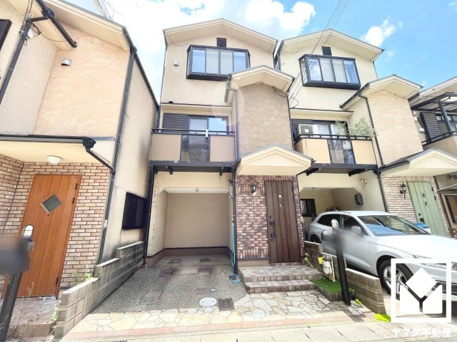 伏見区下鳥羽南円面田町の外観