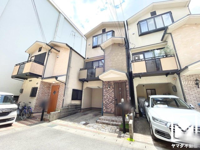 伏見区下鳥羽南円面田町の外観