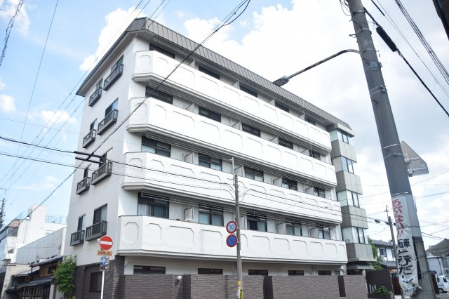 大川マンションの外観