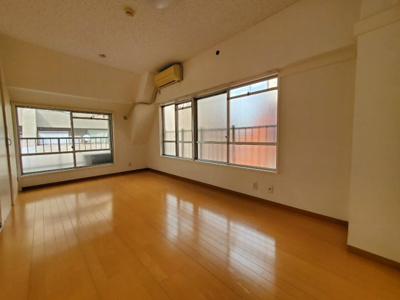 【居間・リビング】 | 健生ビル