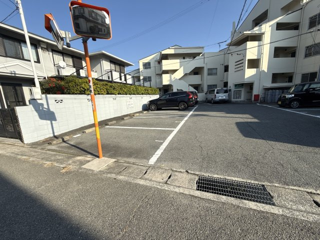 シティハイツ大塩の駐車場