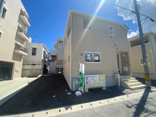 沖縄市泡瀬　第4　2号棟の外観