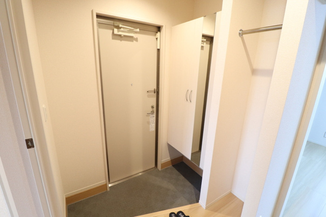 合志市須屋のアパートの玄関