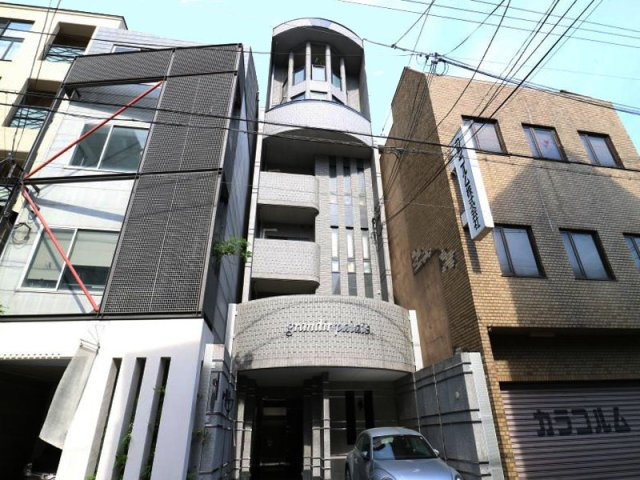 グランディールパレの外観