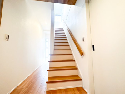 【その他】 | 鈴鹿市江島本町 | 階段