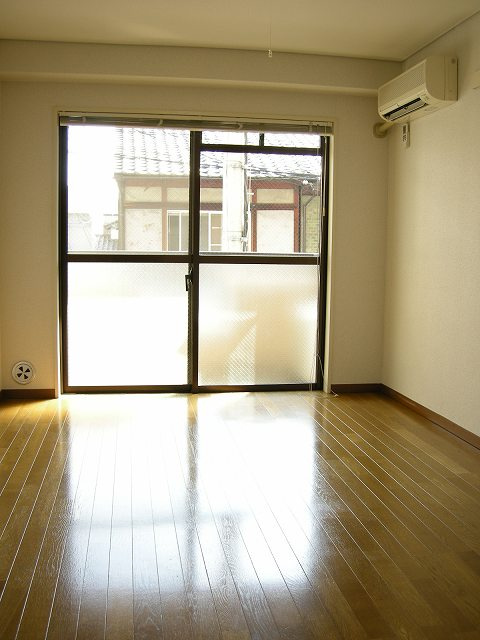 DETOM-1西陣聚楽Ⅱの居間・リビング