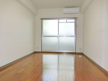 大学生協指定学生会館　エスポワール近藤の居間・リビング