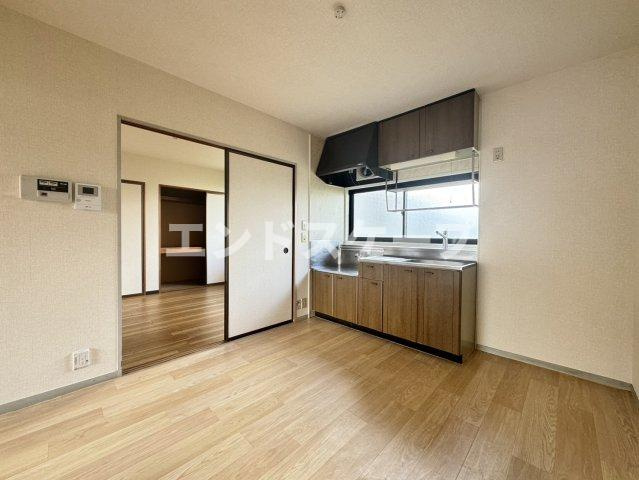 ビューグランドール　Ｂの居間・リビング|高崎、前橋、伊勢崎エリアのお部屋探しはエンドスケープまで！お客様の理想お聞かせ下さい♪